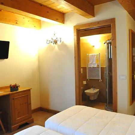 호텔 Garni Astoria & 로카라소