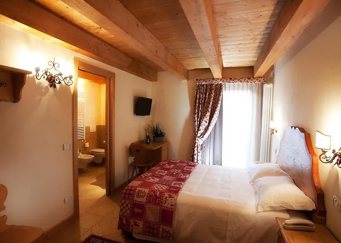 Garni Astoria & فندق 3*