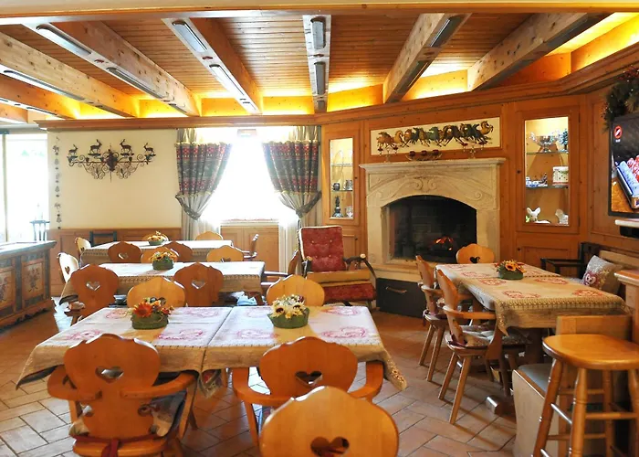 Garni Astoria & فندق 3*