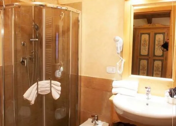 فندق Garni Astoria & روكاراسو