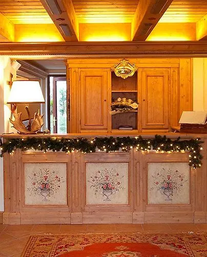 فندق Garni Astoria & 3*